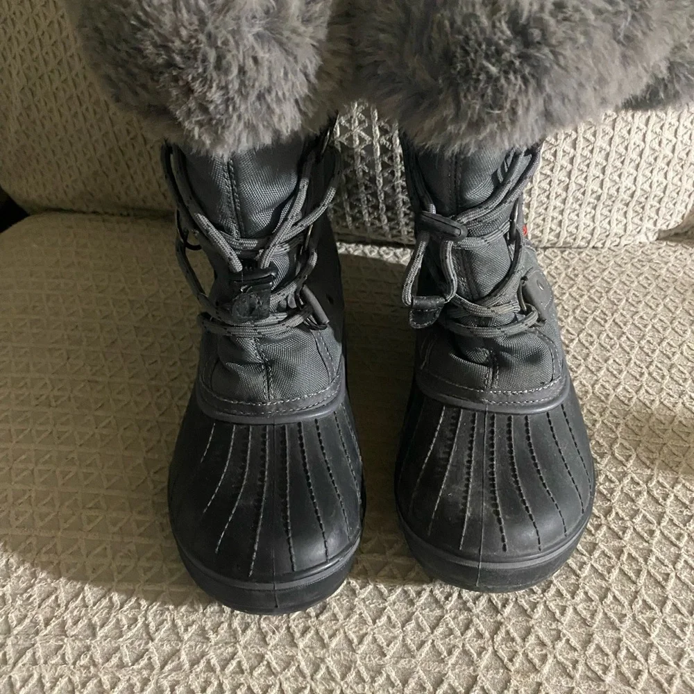 Dream Pairs Gray and Black Winter Boots - Picture 3 of 8